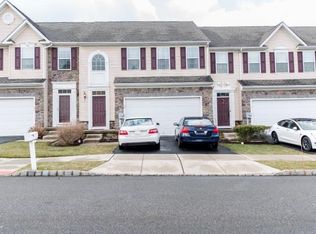 19 Washington Square Cir, Washington, NJ 07882