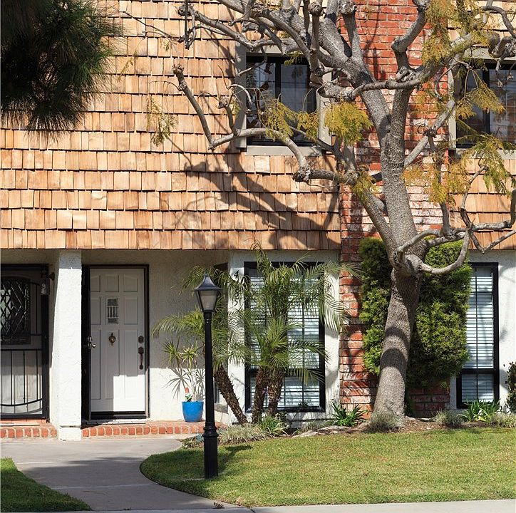 1st image of 4485 Boardwalk Dr