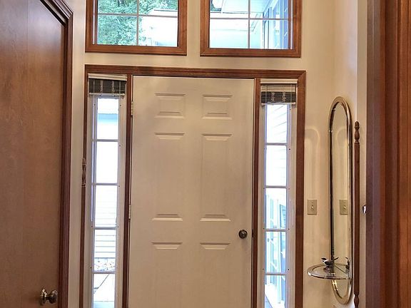 3rd image of 1046 Hidden Creek Dr