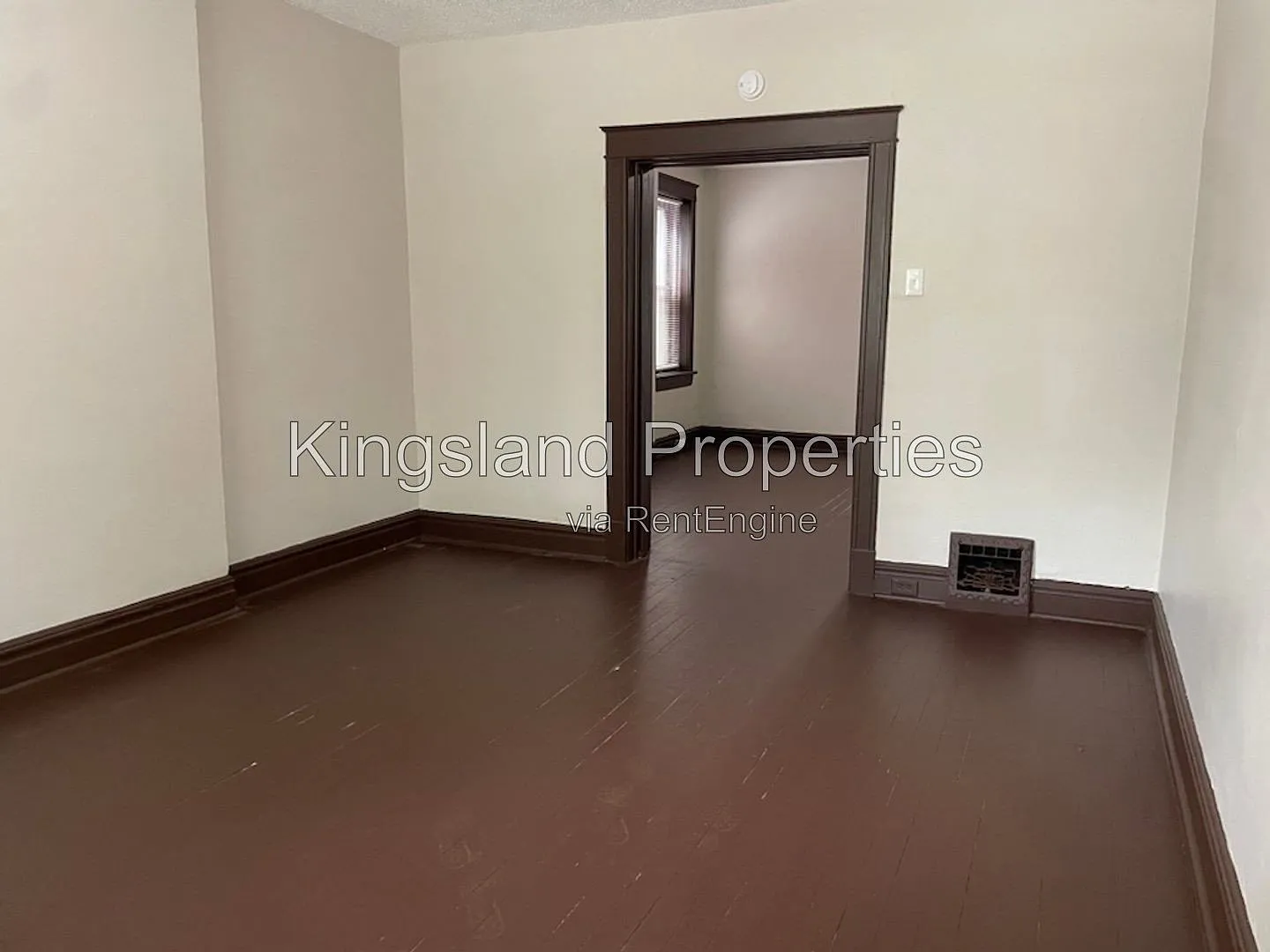 1 bed, 1.0 bath, 1000 sqft, $695 — Photo 2