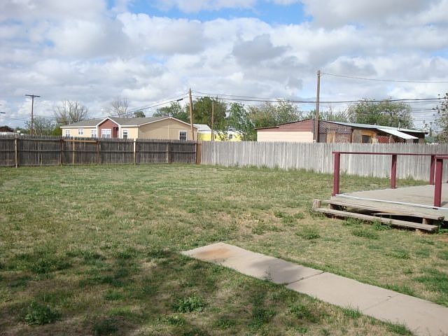 2nd image of 720 S Dal Paso St