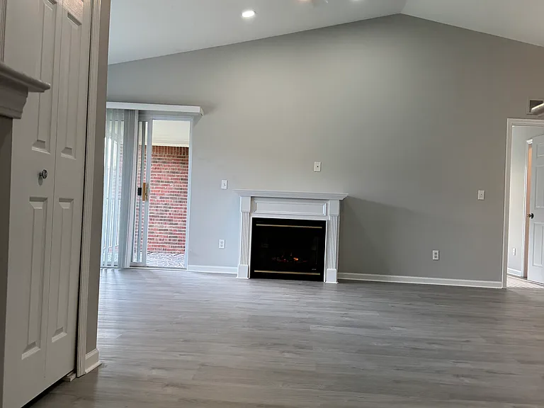 16364 Dominion Dr — Photo 2