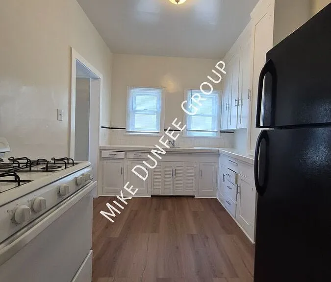 4323 E 4th St — Photo 7