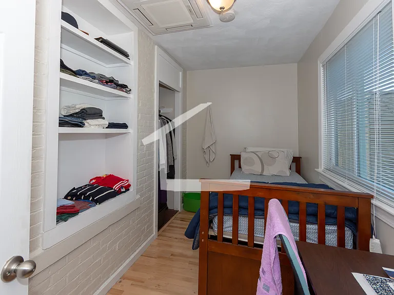 4 Gardner St #10 — Photo 2