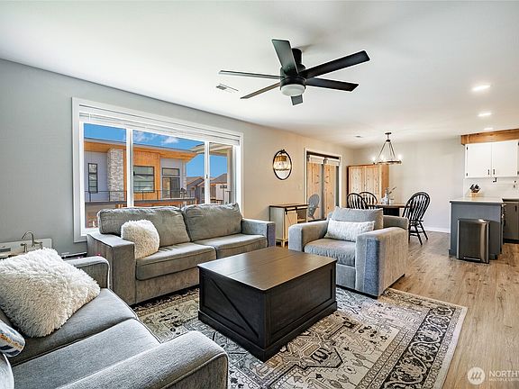 5th image of 223 Judson  St. Aly #201