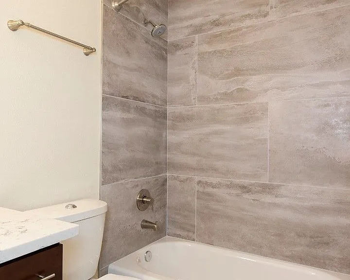 48th Street Apartments — Photo 21