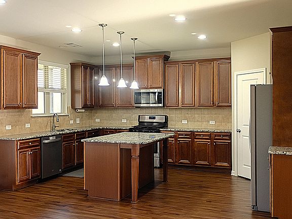 2nd image of 5315 Mirror Lake Dr