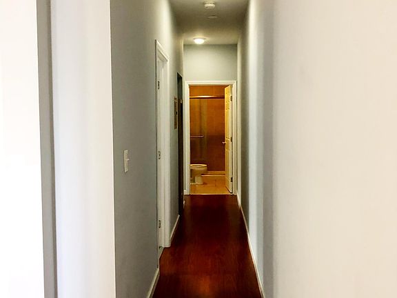 4th image of 3028 3/4 Edgehill Dr