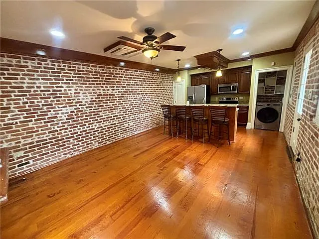 1027 Chartres St #F — Photo 8
