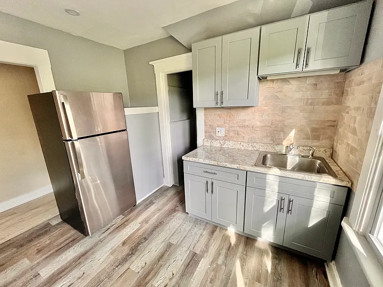 73 Hubinger St #3 — Photo 2