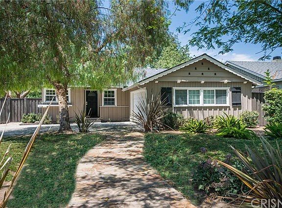 2nd image of 22657 Dolorosa St