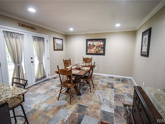 3rd image of 4313 Stonehill Ln