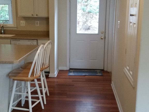 3rd image of 1554 N Harbor Dr
