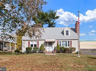 16 Peikin Ave, Newark, DE 19711