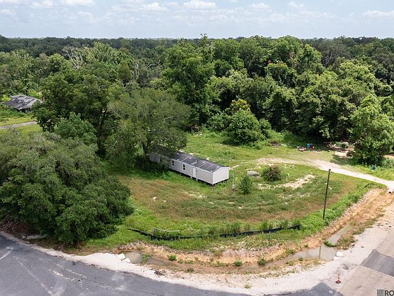 3rd image of 15516 Daigle Rd