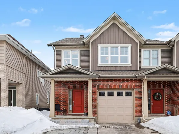 992 Bunchberry Way, Ottawa, ON K1T 0L6
