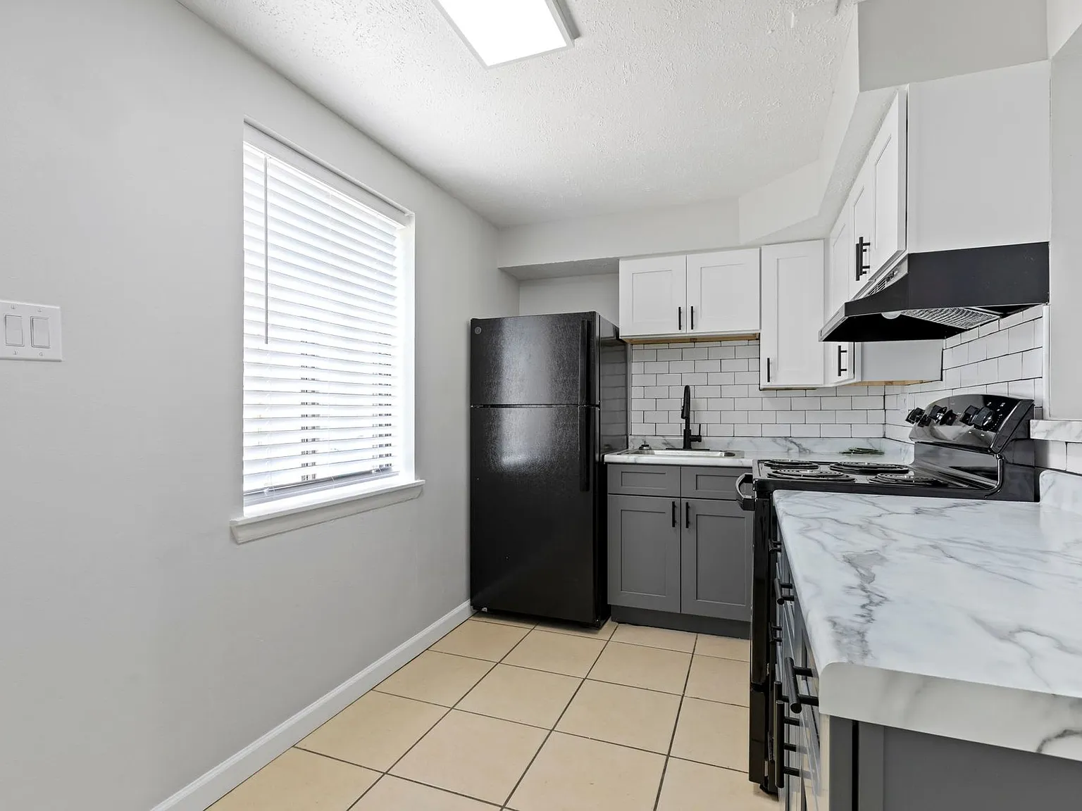 The Vistas Apartment Homes — Photo 4