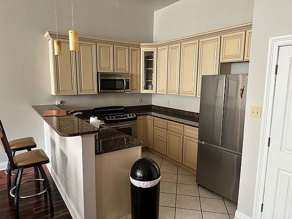 4th image of 1025 Bienville St #317-G
