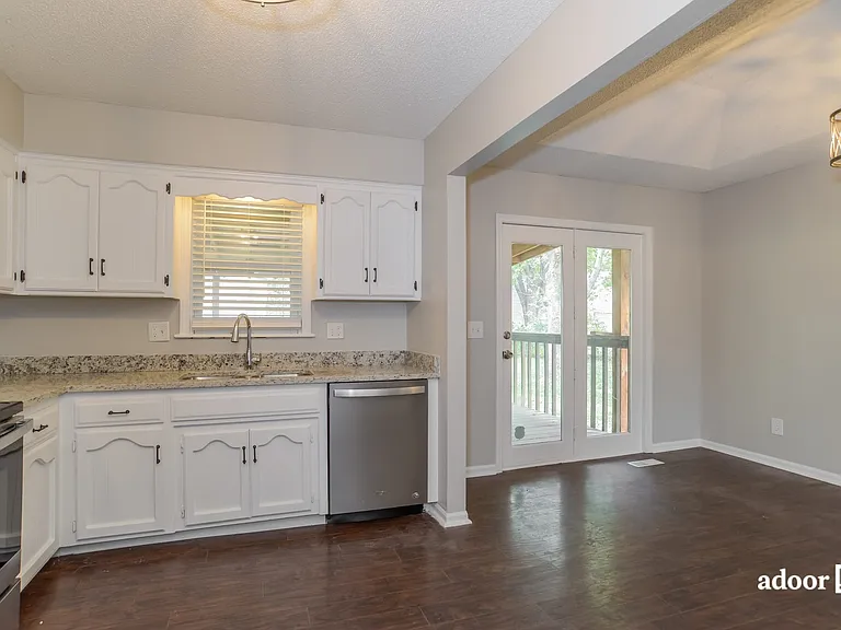 10447 N Cherry Dr — Photo 3