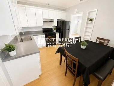 2 bed, 1.0 bath, 768 sqft, $3,000 — Photo 3