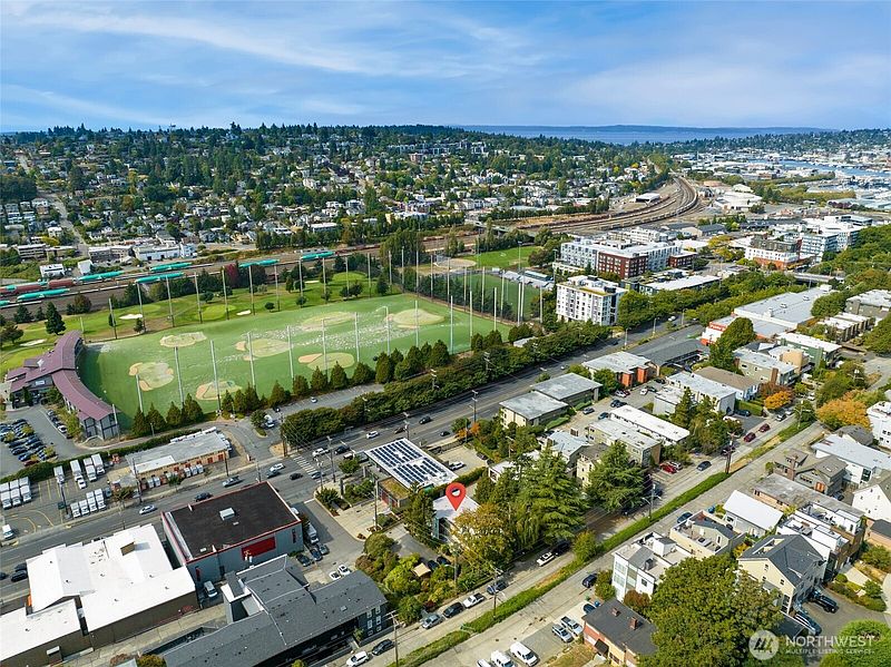 5th image of 2801 14th Avenue W