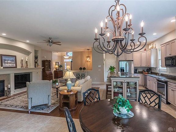 4th image of 876 Eagle Run Dr