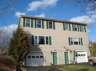 22 Chestnut St #B, Dudley, MA 01571