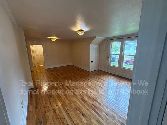3rd image of 1405 Halleck St