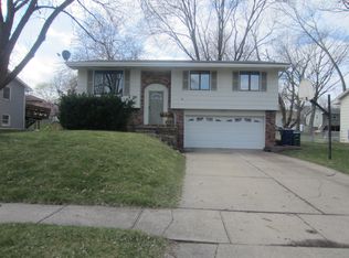 4506 67th St, Urbandale, IA 50322
