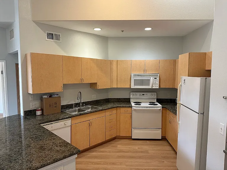 1501 Front St #640 — Photo 5