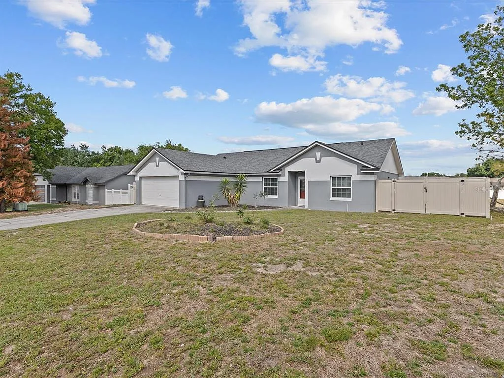 3 bed, 2.0 bath, 1407 sqft, $2,495 — Photo 2