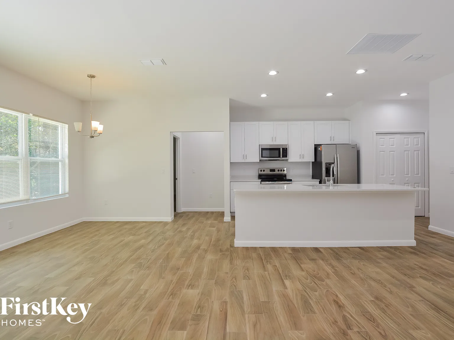 4 bed, 2.0 bath, 1653 sqft, $2,515 — Photo 4