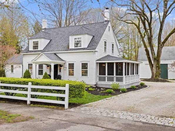 1062 Main St, Hingham, MA 02043