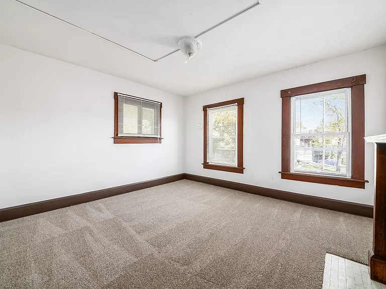 2245 Summit St #2 — Photo 23
