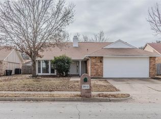3913 Seven Gables St, Fort Worth, TX 76133