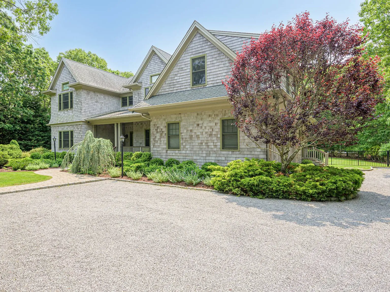 Pristine Quogue 6 Bed Rental With Pool, Tennis & Village Beach — Photo 2