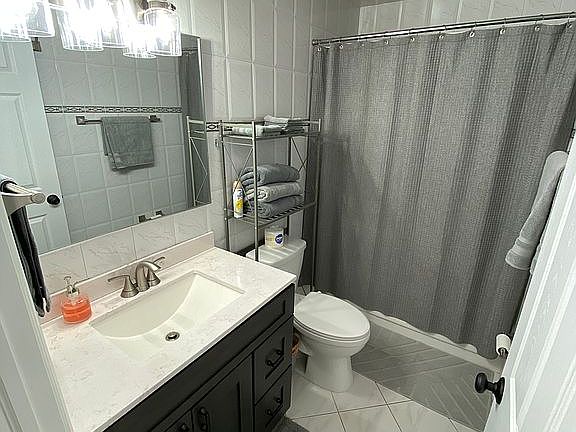 4th image of 930 85th Ave N APT 402
