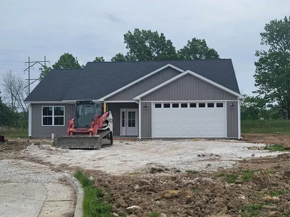 1210 Stonebridge Ln, Moberly, MO 65270