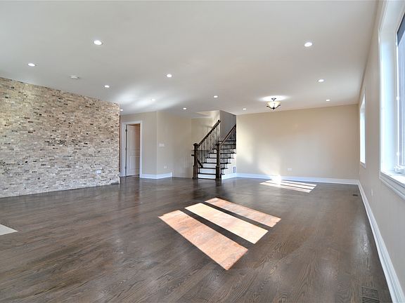 4th image of 355 N Roy Ave