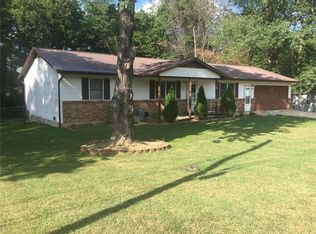 617 Quarry St, Farmington, MO 63640
