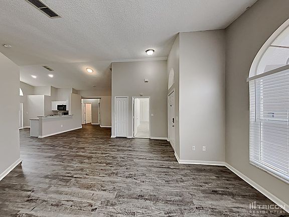 3rd image of 15546 Bay Vista Dr