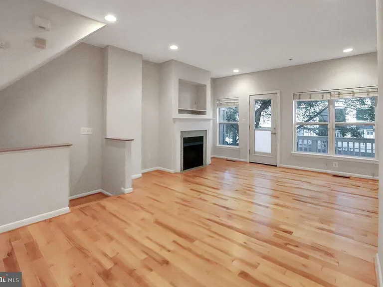2133 12th Pl NW — Photo 2
