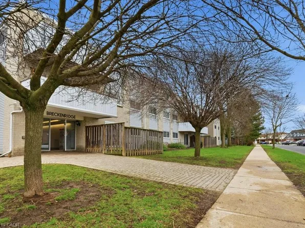 80 Breckenridge Dr #110, Kitchener, ON N2B 2N9