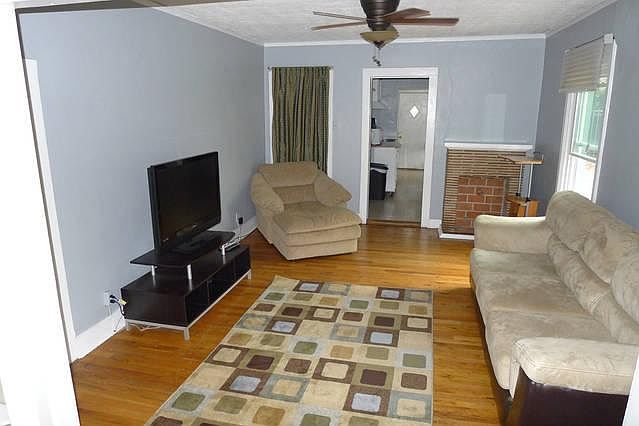 1st image of 1530 Pine St APT 1