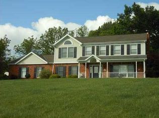 111 Crescent Hill Dr, Oakdale, PA 15071