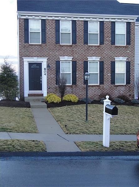 1st image of 804 Raymond Dr