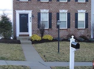 804 Raymond Dr, Oakdale, PA 15071