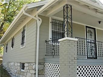 4th image of 2965 Hutchings St