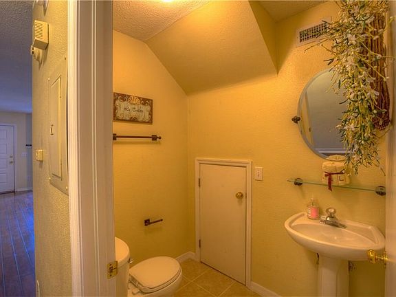 5th image of 2227 Fluorshire Dr