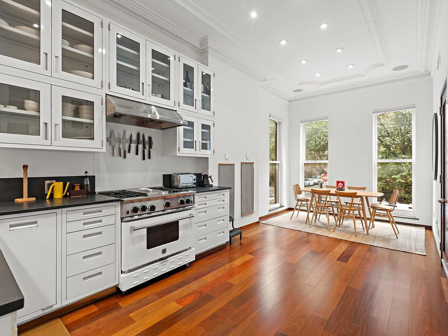 2 bed, 1.5 bath, $6,500 — Photo 4